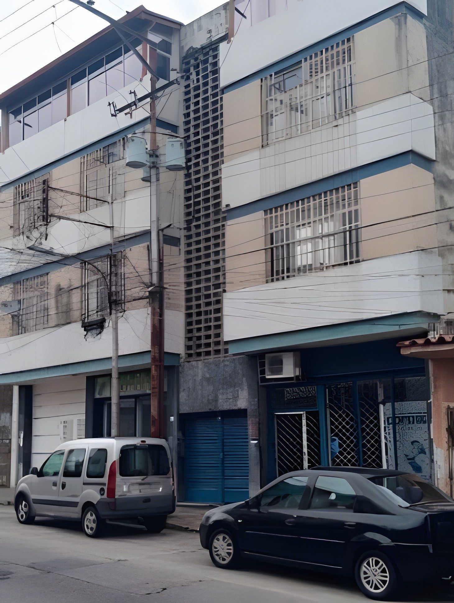 Fachada del Edificio Eva, sede de la Dirección General de Medios de la ULA