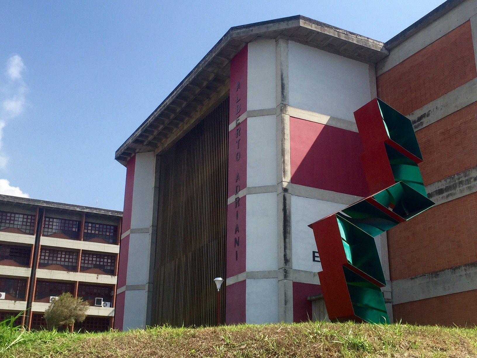 Edificio Alberto Adriani de la Universidad de Los Andes